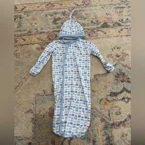 Magnetic Me gown & hat